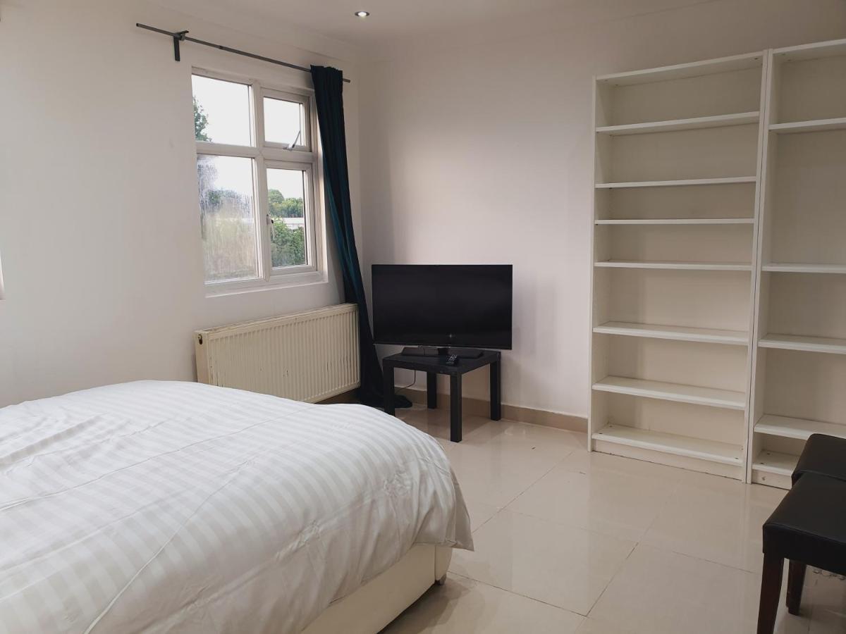 Private Room- Direct Travel Central/ Heathrow ロンドン エクステリア 写真