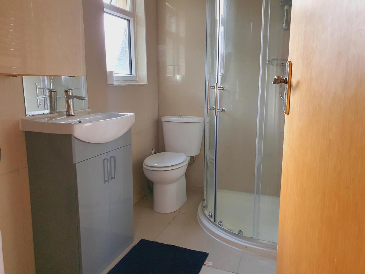 Private Room- Direct Travel Central/ Heathrow ロンドン エクステリア 写真