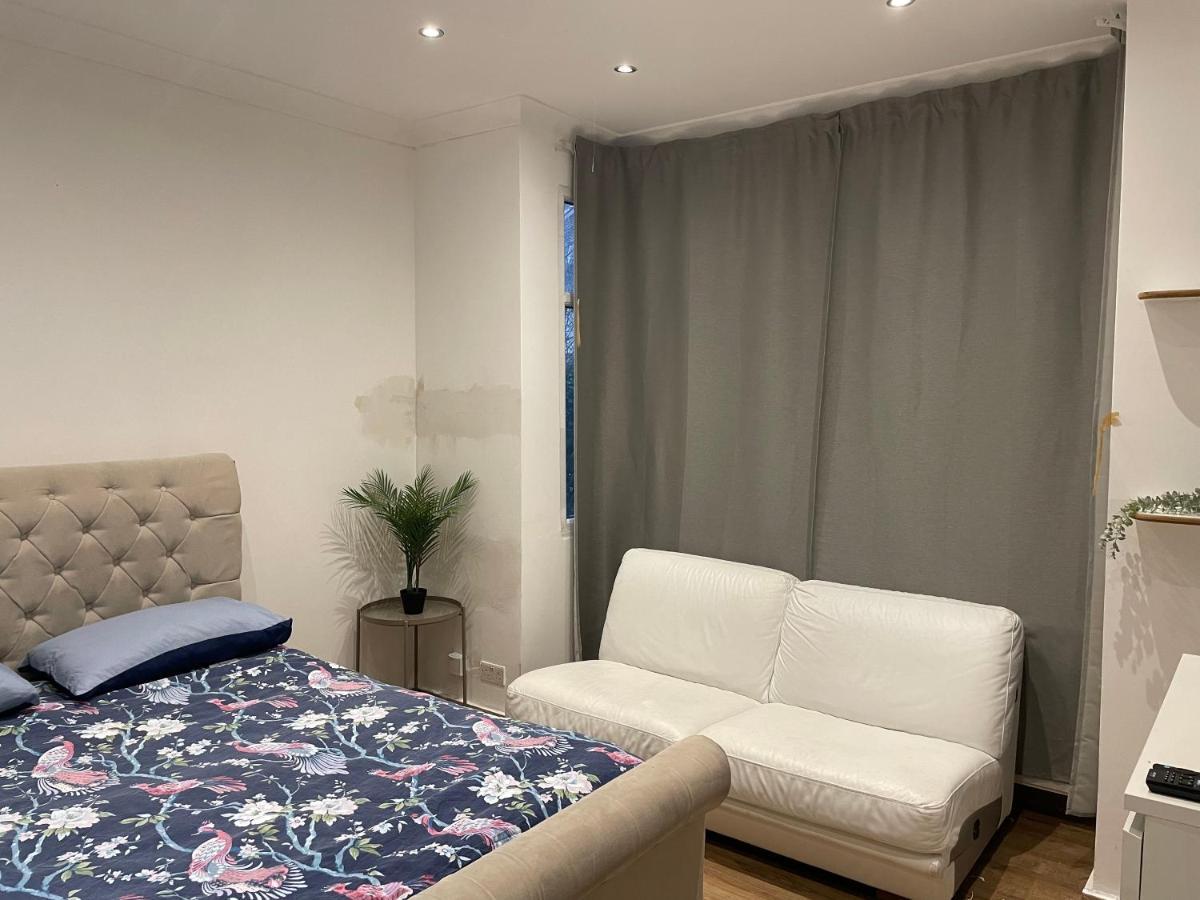 Private Room- Direct Travel Central/ Heathrow ロンドン エクステリア 写真